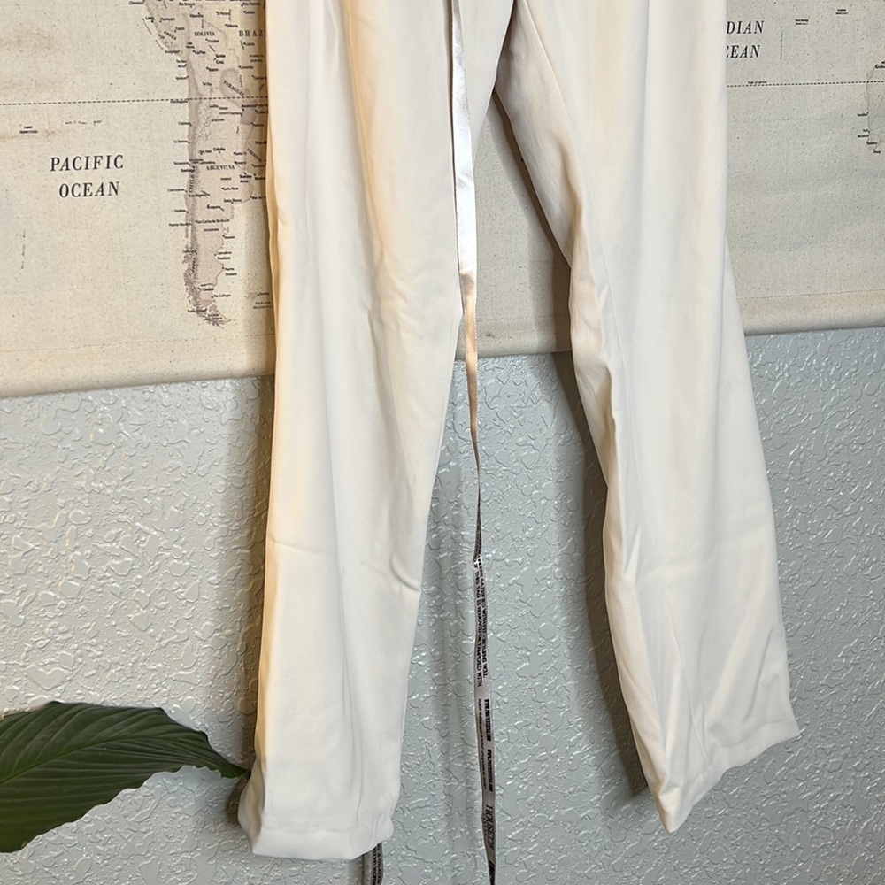 House of CB ‘Aguzin’ Crepe Cream Trousers - Picture 12 of 16